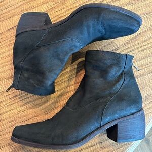 LD Tuttle Designer Italian Suede Ankle Cowboy Boots 38 / 8 Black Boho Fe…